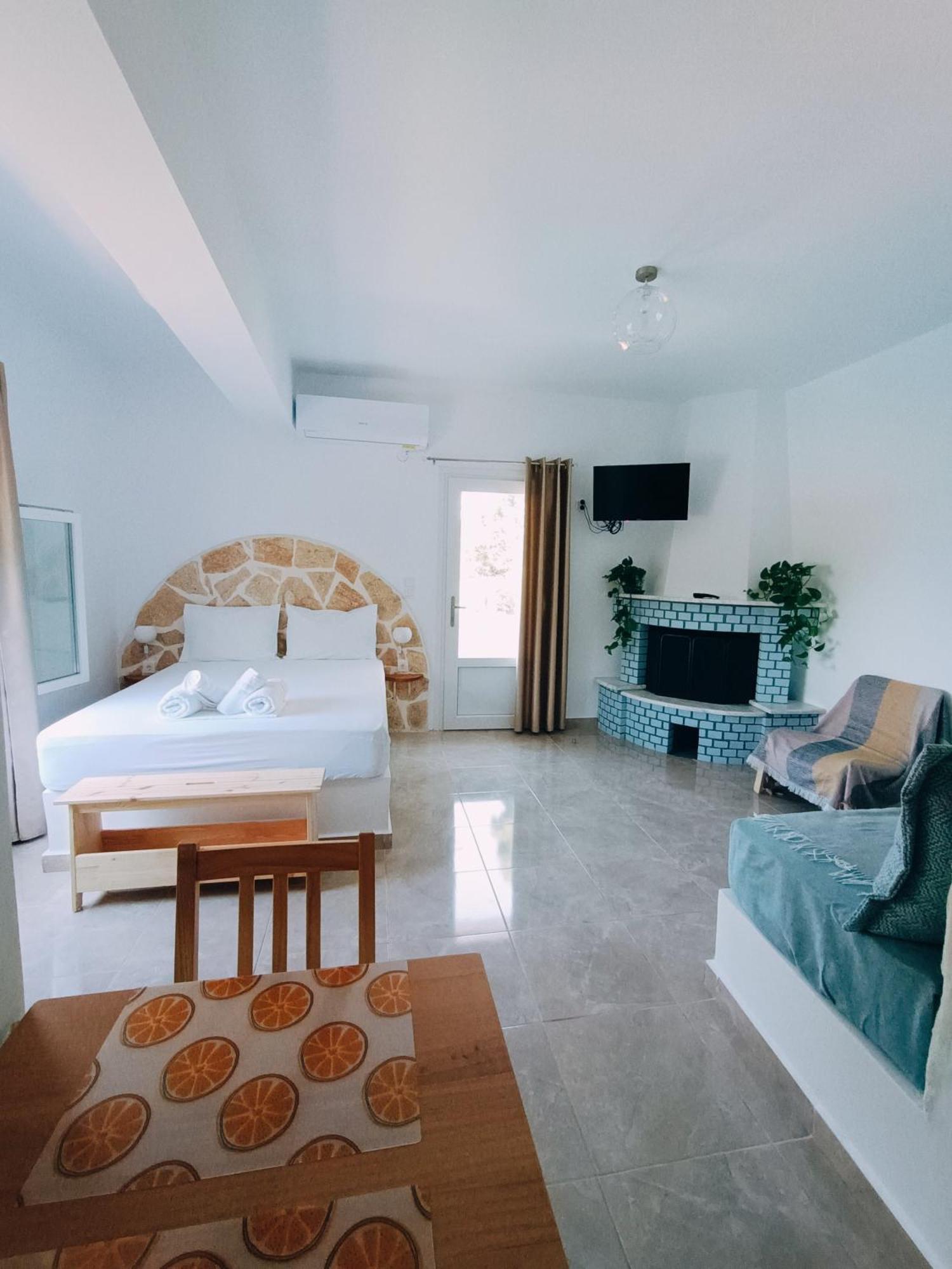 The Life Suites Limniónas 외부 사진